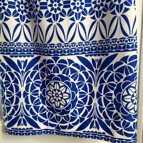 Just . . .Taylor Royal Blue and White Geometric Print Sleeveless Dress. Size 8. - Picture 7 of 13